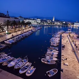 https://luxury-rooms-ana-in-the-heart-of.splithotels.org